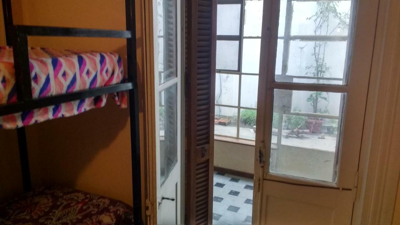 Habitación compartida femenina de 4 camas