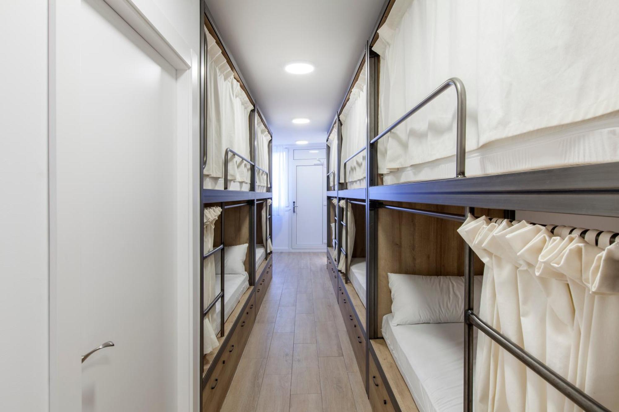 Bed 12-Bed Dormitory Room