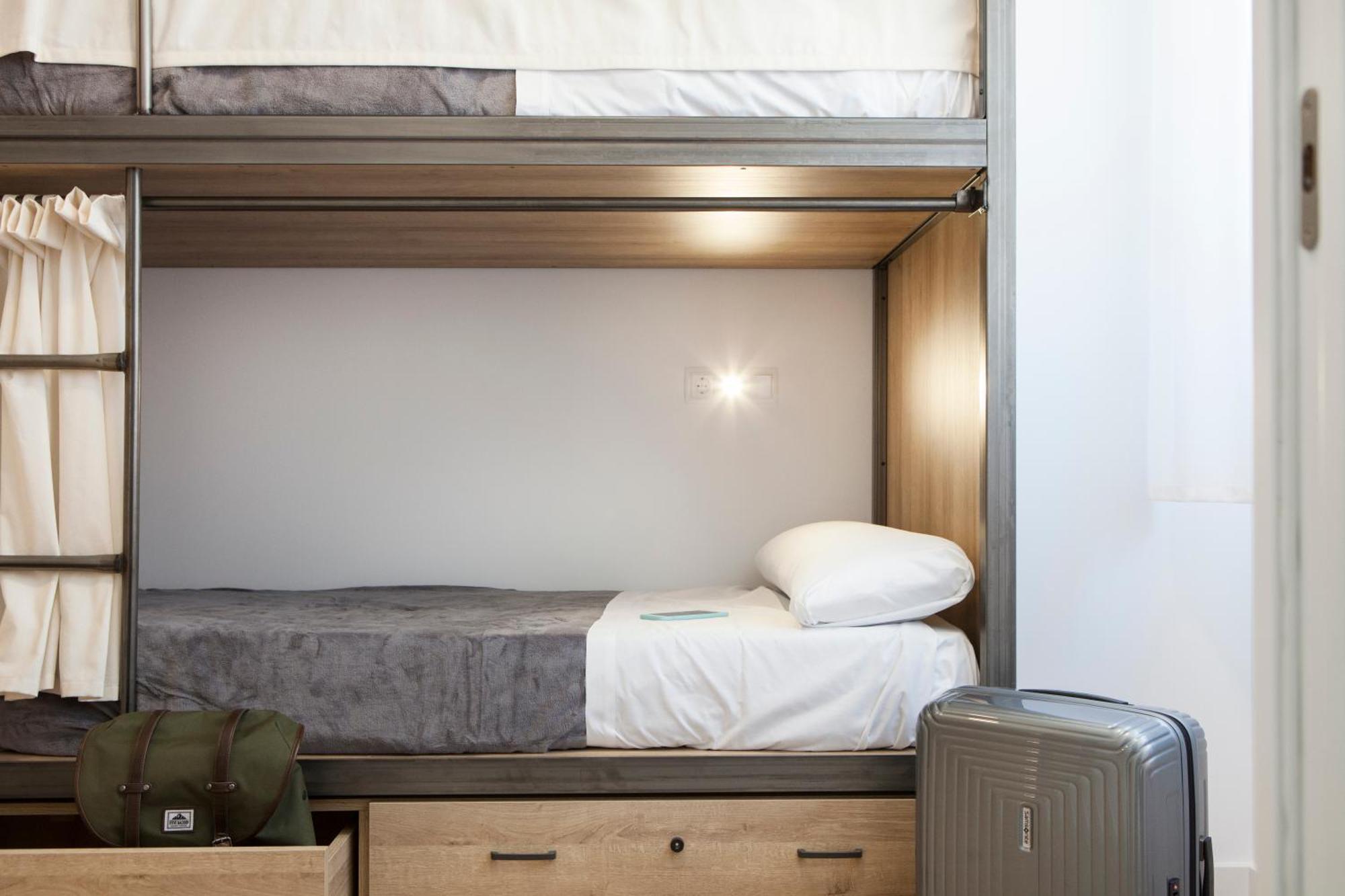 Bed 6-Bed Female Dormitory Room