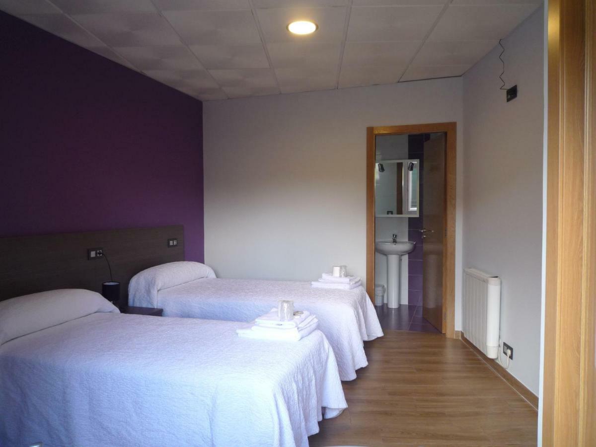 Twin Room,854465135:JPEG