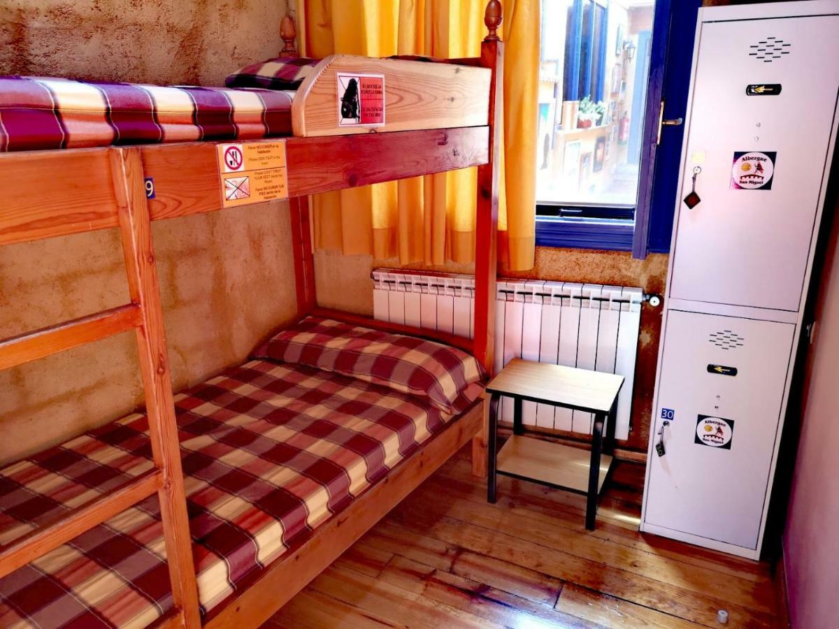 Bunk Bed Mixed Dormitory Room