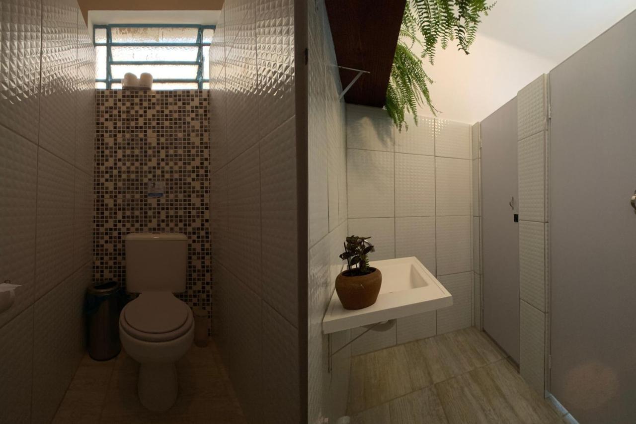Quarto Duplo Standard com Banheiro Compartilhado