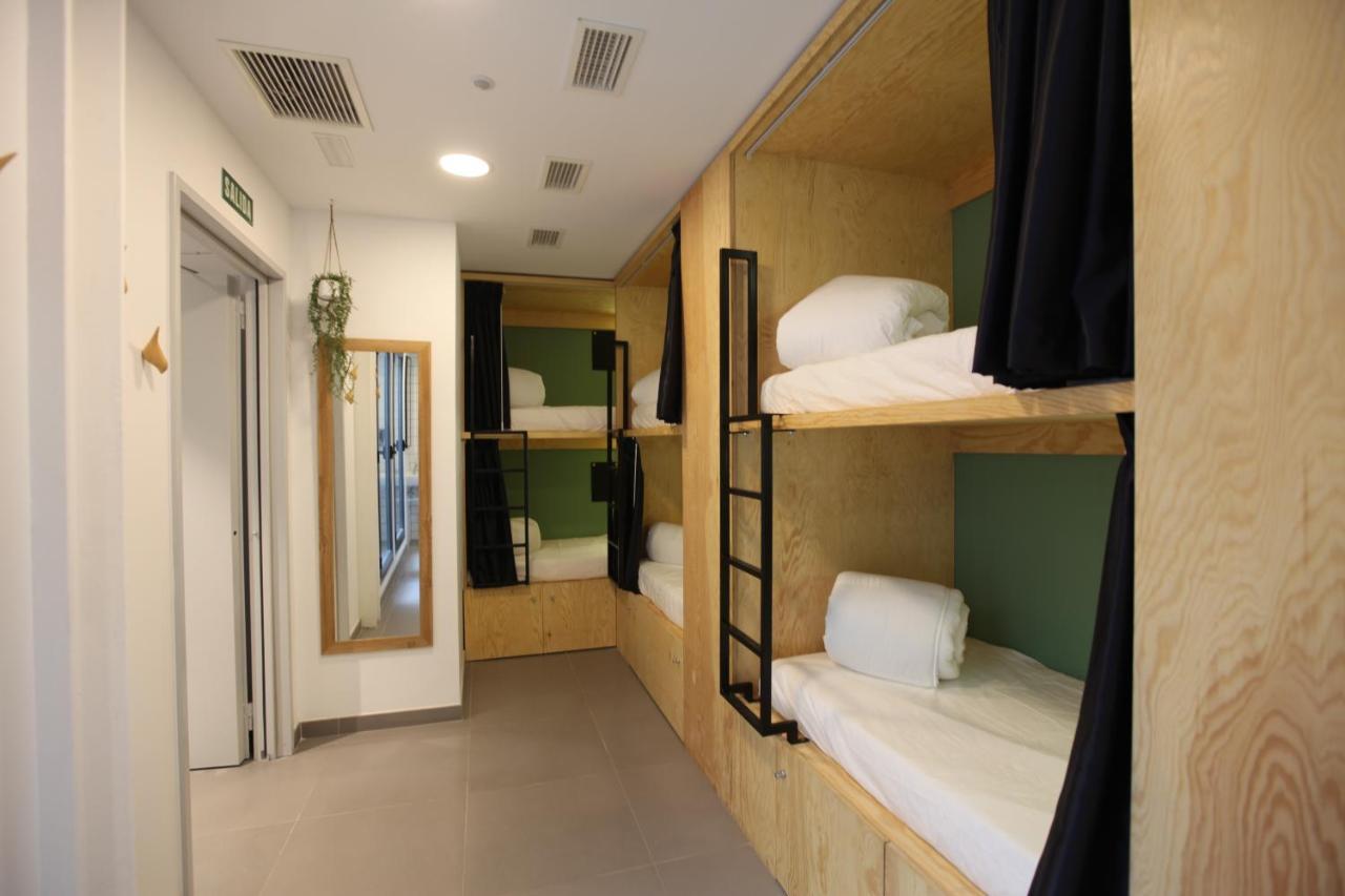 Bed 6-Bed Female Dormitory Room