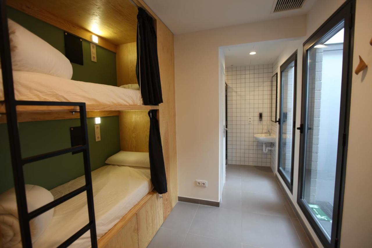 Bed 6-Bed Female Dormitory Room