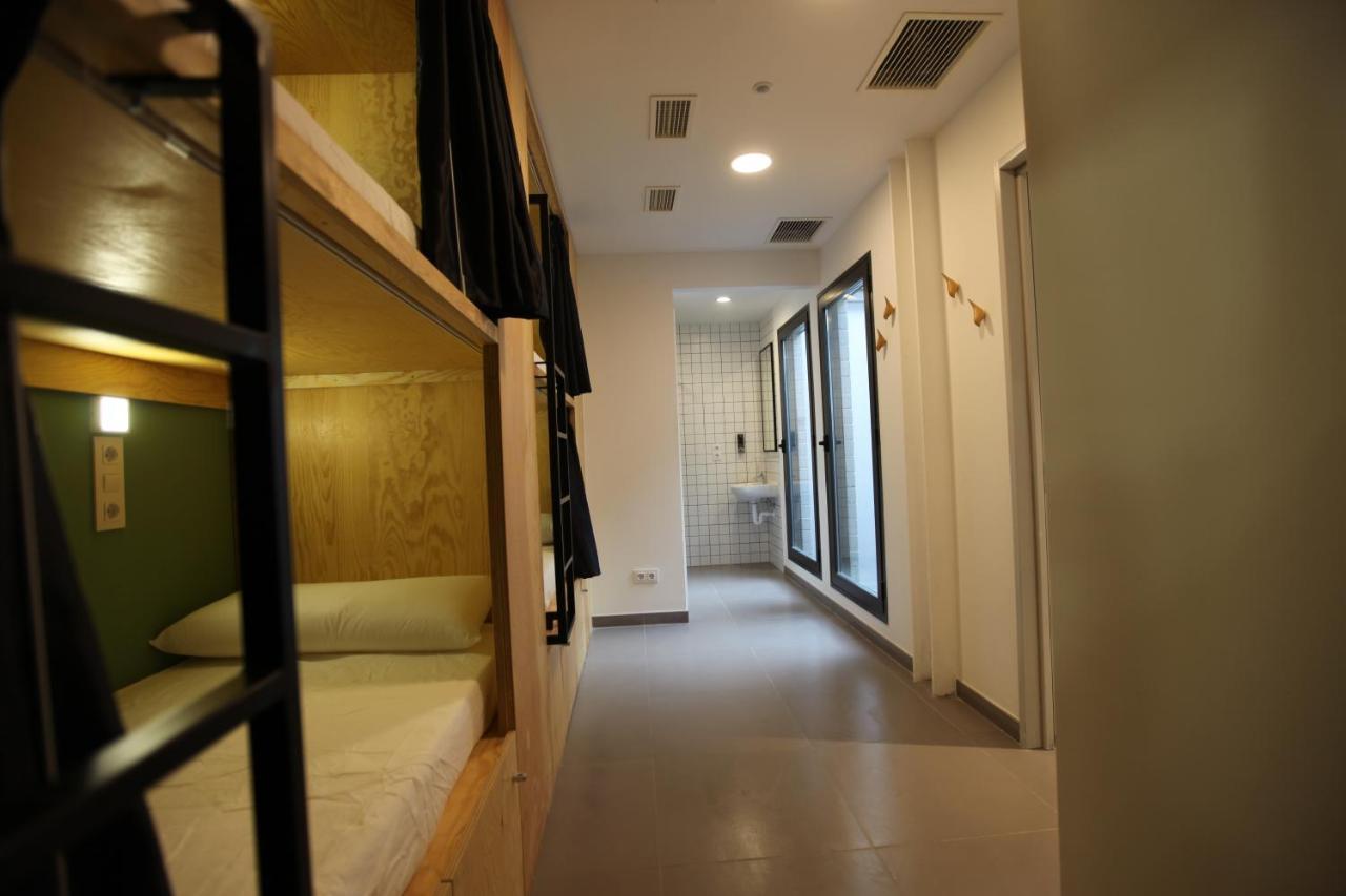 Bed 6-Bed Mixed Dormitory Room