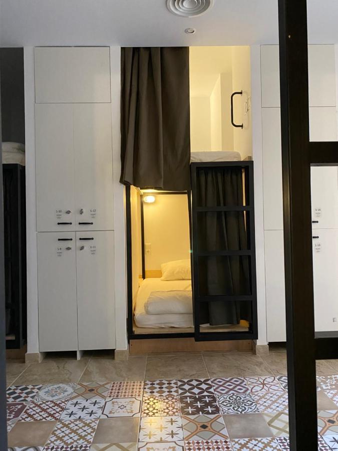 Bed 14-Bed Mixed Dormitory Room