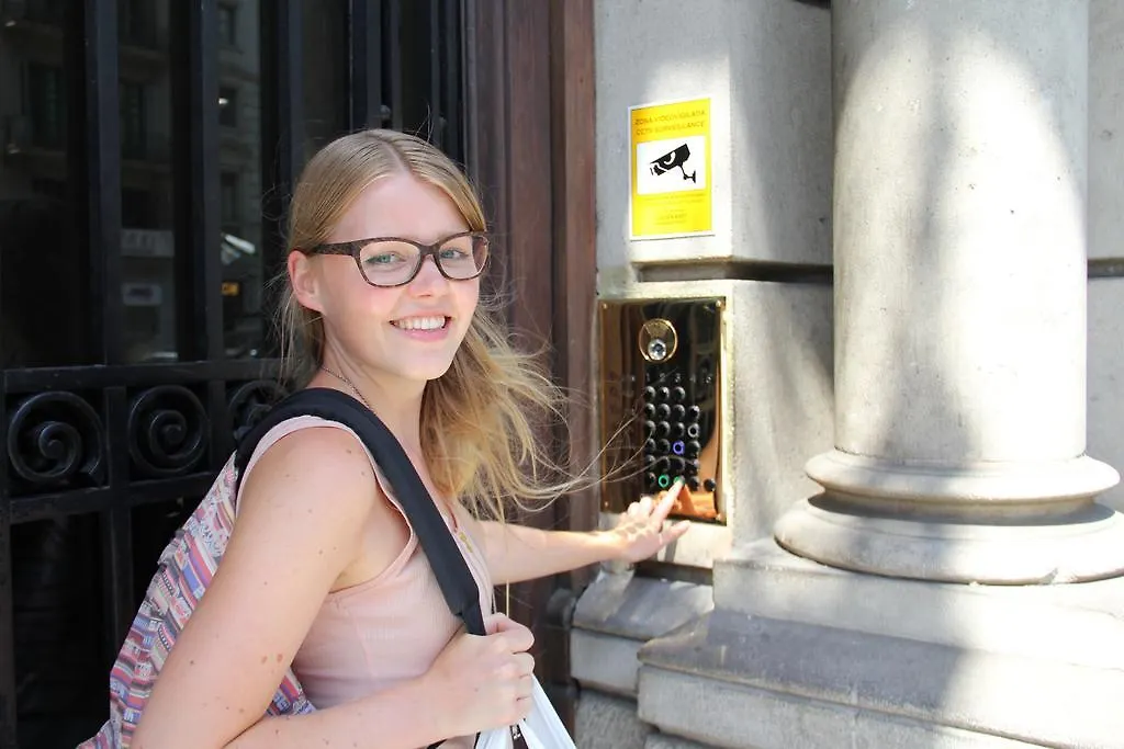 Alternative Creative Youth Hostel Barcelona-1