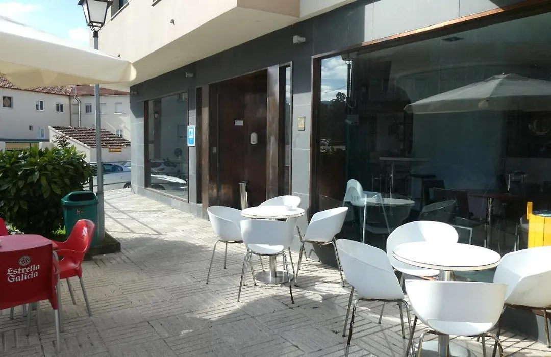Albergue Cafeteria Rio Sar-1