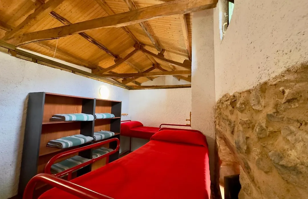 Albergue Valle De Arbas-1