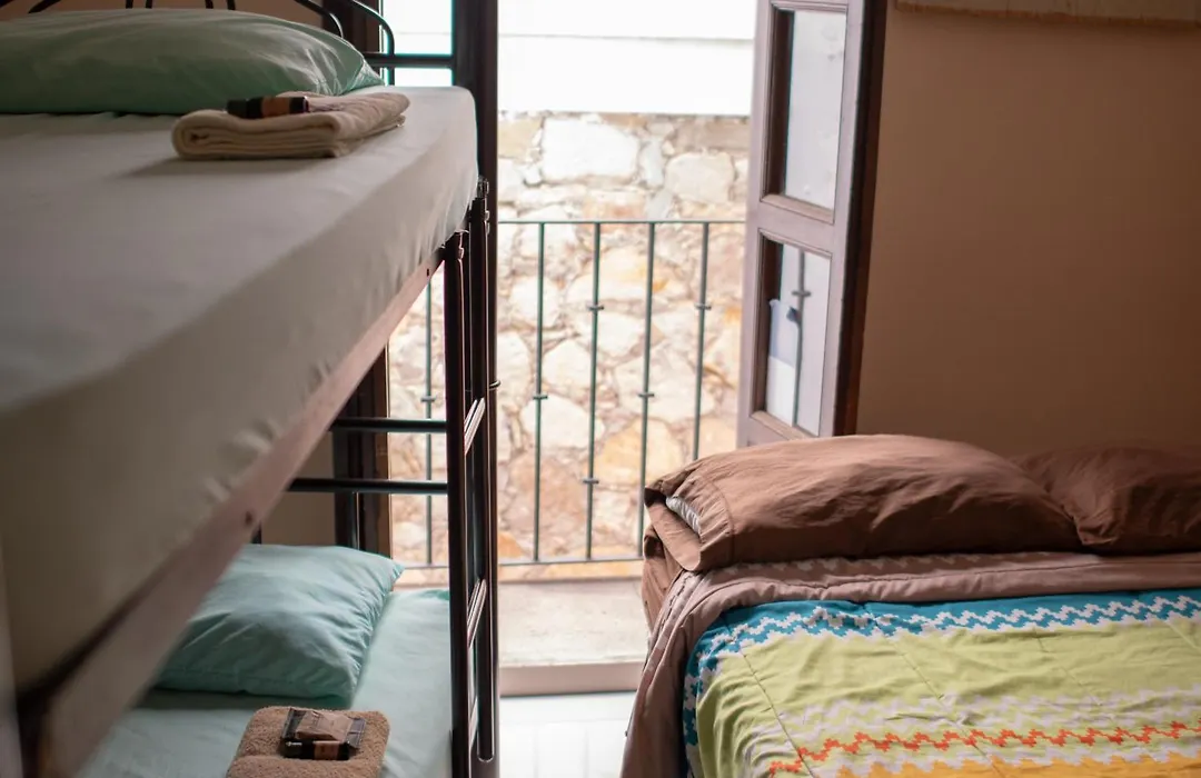 Hostal&Bar Encounter Guanajuato-1