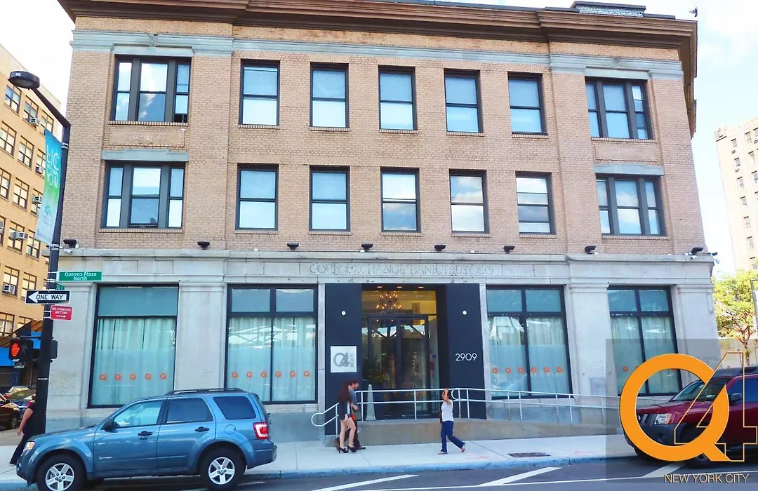 Q4 Hotel And Hostel-1