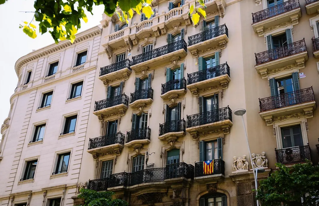 Balmes Private Rooms-1
