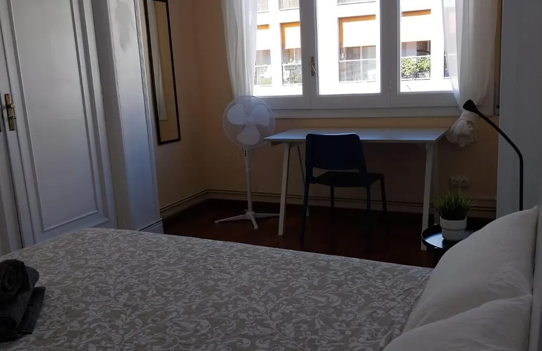 Eixample Bruc Private Rooms-1