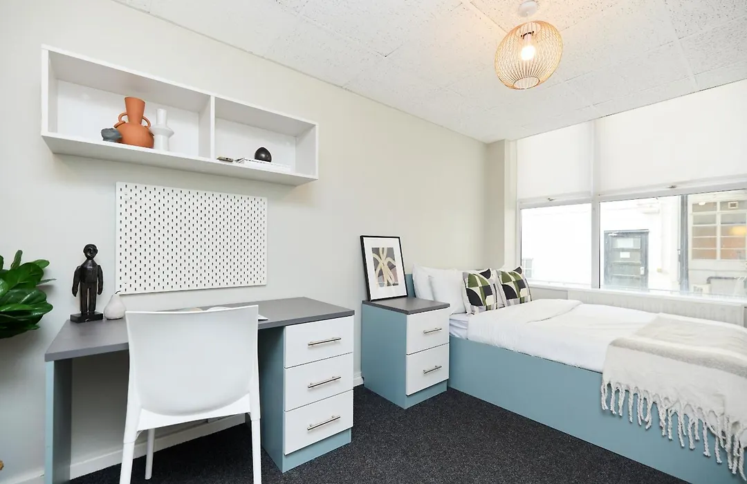 Louise House Hostel-1