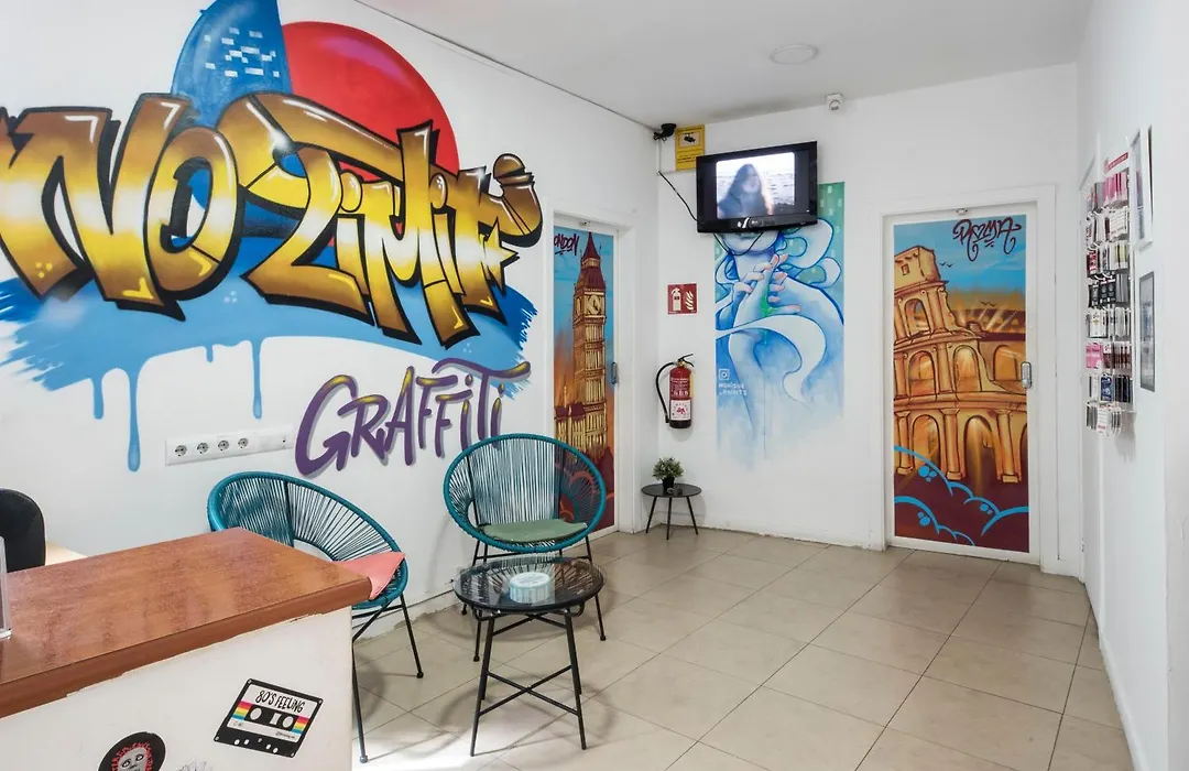 No Limit Hostel Graffiti-1