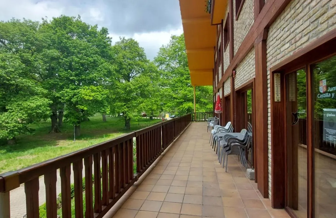 Albergue Juvenil Espinosa de los Monteros-1