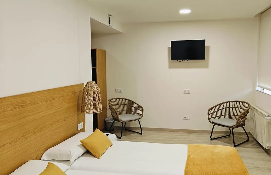 Pension-Albergue Lemos-1