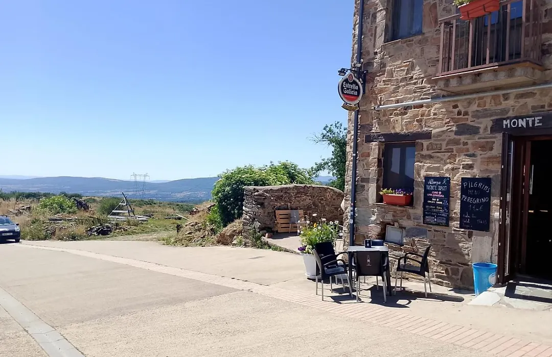 Albergue Monte irago-1