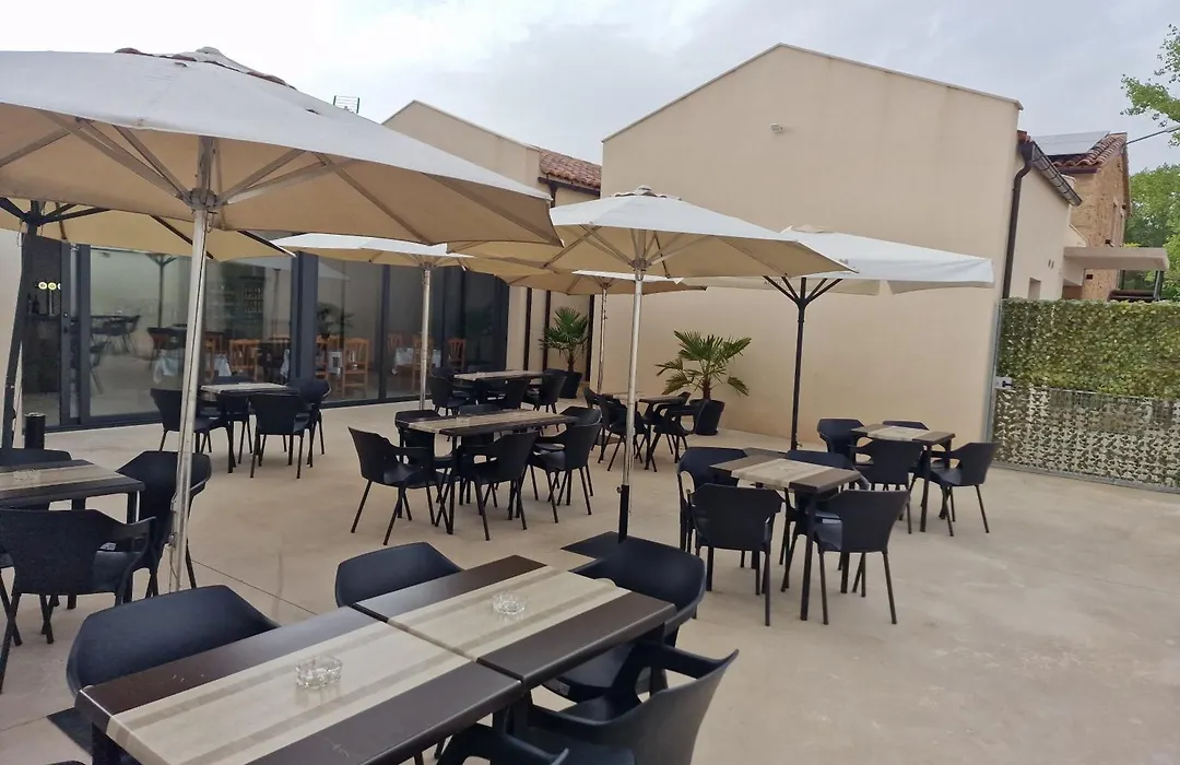 Albergue Cafetería La Parada-1