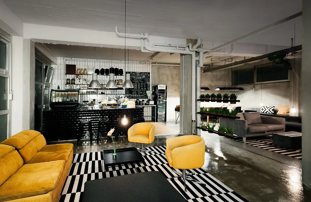 Wallyard Stay-1