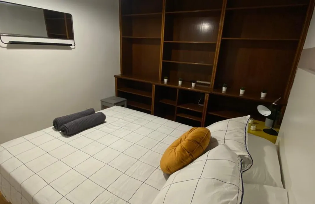 Santa Engracia Street, Private rooms-1