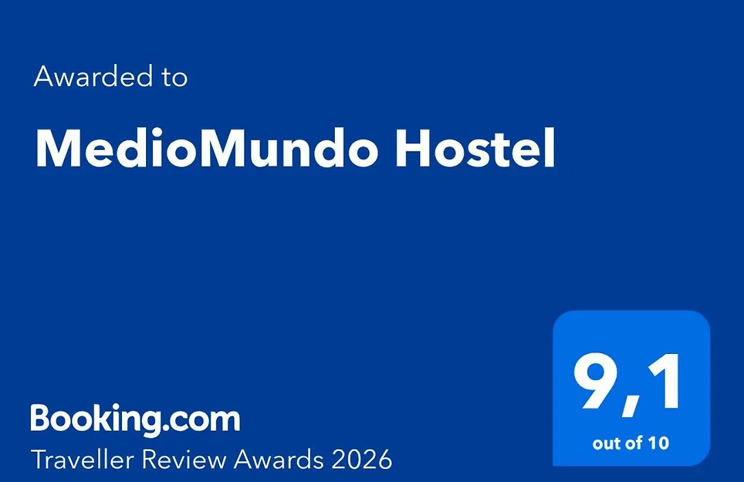 MedioMundo Hostel-1