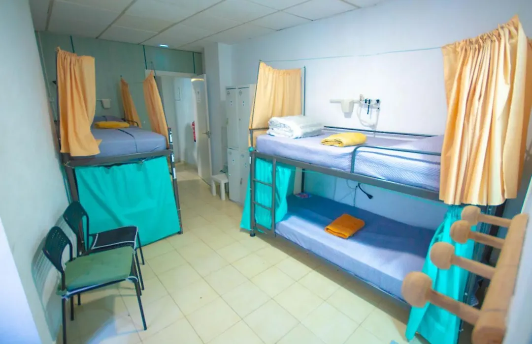 Hostel Tropical Work-1