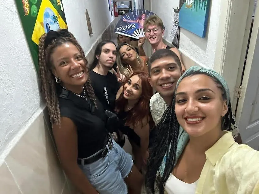 Hostel Cidade Nova, próximo a estação metrô praça 11, onde você tem acesso direto a qualquer Shows nas praias da zona Sul-1