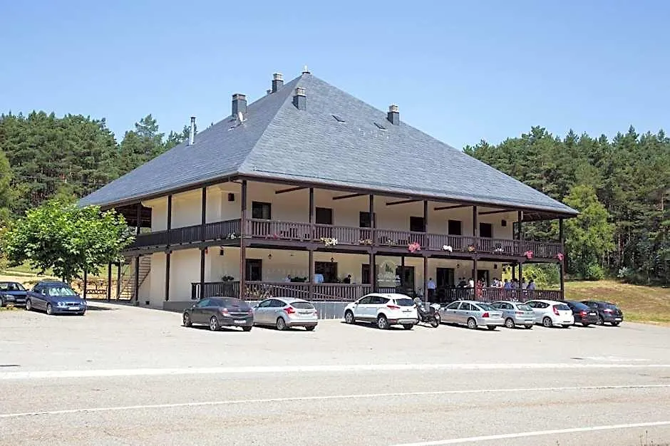 Albergue Piñeiral Fonsagrada-1