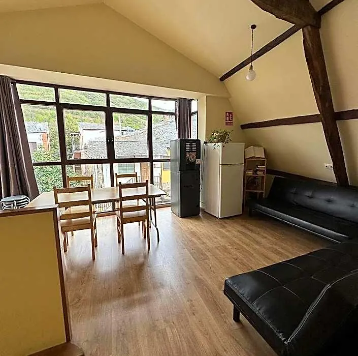 Albergue de peregrinos Compostela-1