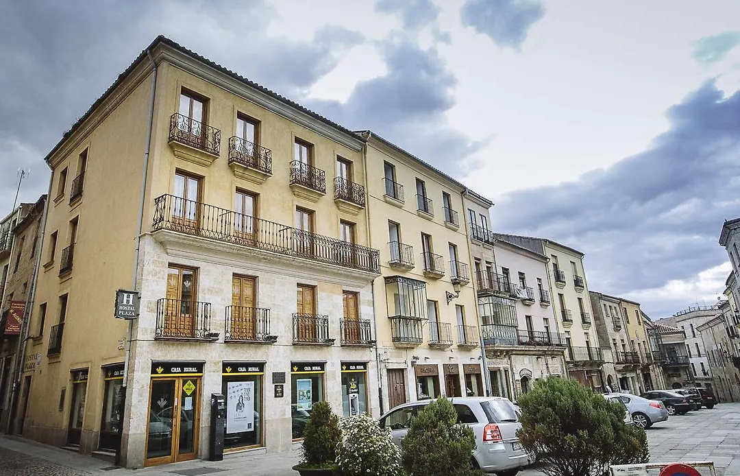 Hostal Plaza-1