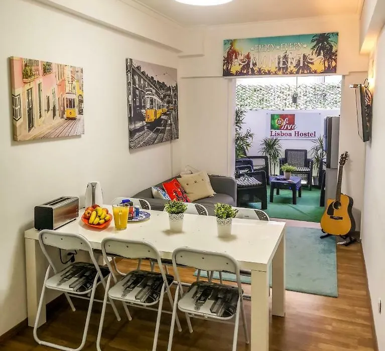 Live Lisboa Hostel-1