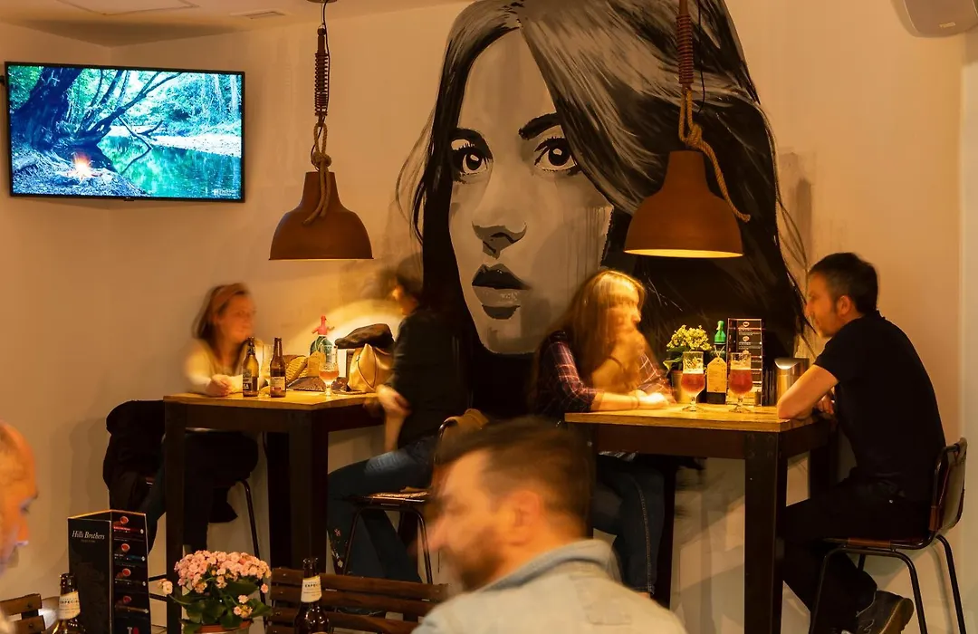 Winederful Hostel&Café-1
