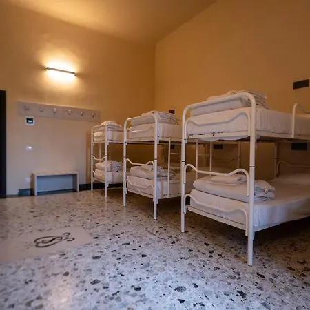 Hotel & Hostel 7-2