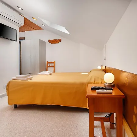 Albergue Sierra de Arbe-3