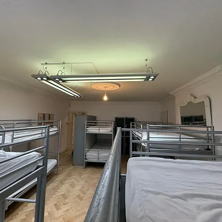 365 London Hostel-2