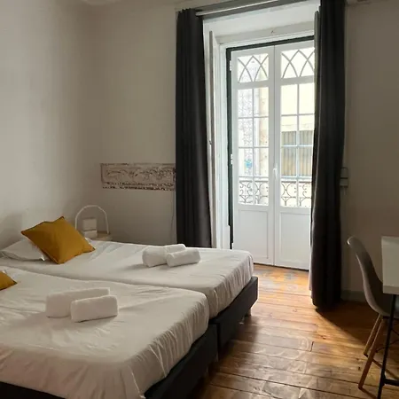 Alface Hall Hostel & Bar-3