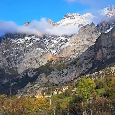 Albergue de Caín El Diablo de la peña-2