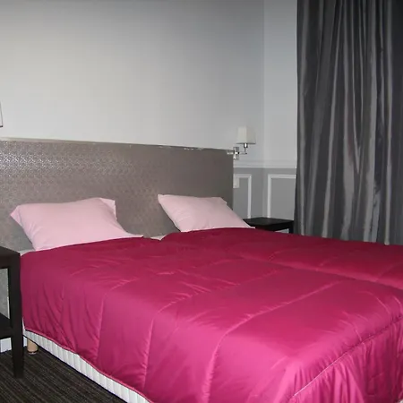 Bastille Hostel-3