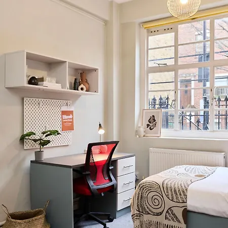 Louise House Hostel-2