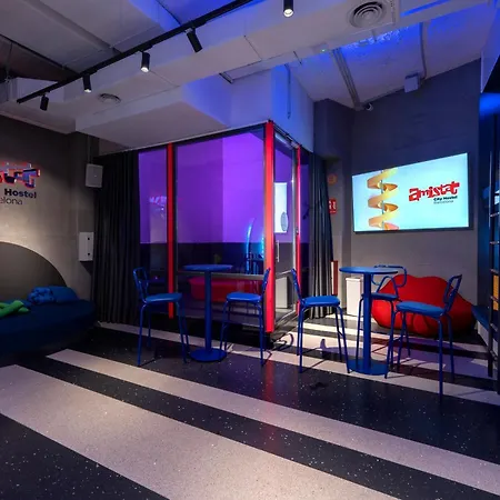Amistat City Hostel Barcelona-2