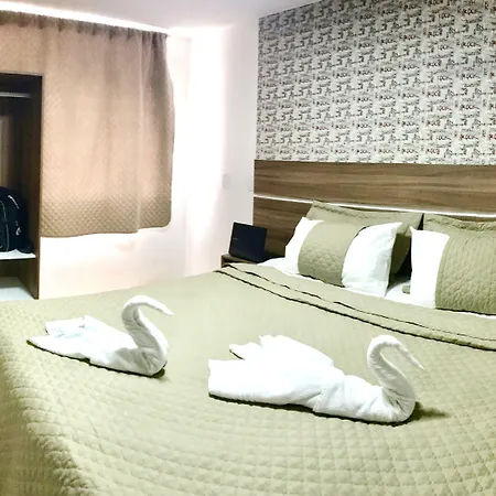 Farol Da Barra Suites E Hostel-3