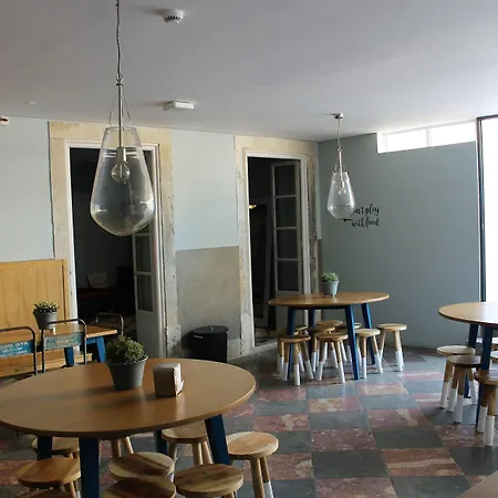 Back To Lisbon Hostel-3