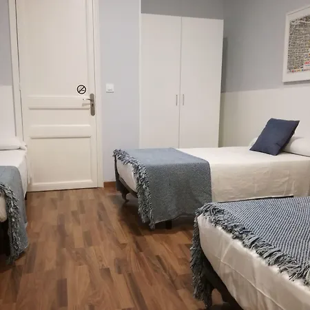 Hostal Lesseps-2