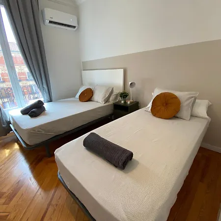 Santa Engracia Street, Private rooms-3