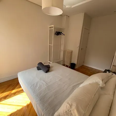 Santa Engracia Street, Private rooms-2