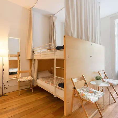 Porto Lounge Hostel & Guesthouse By Host Wise-3