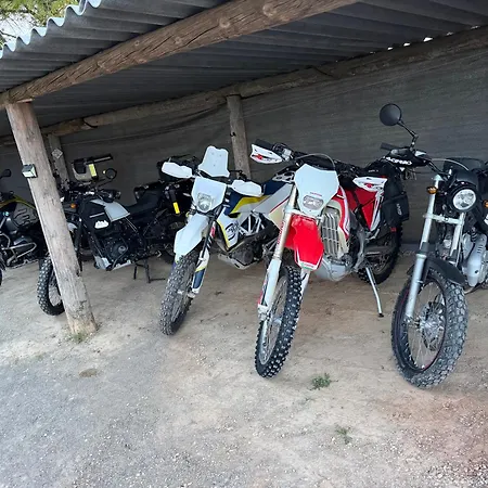 Moto Albergue Farango For Motorbikers Only - Solo Para Moteros-3