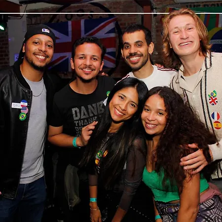 Garoa Hostel Party Bar-3