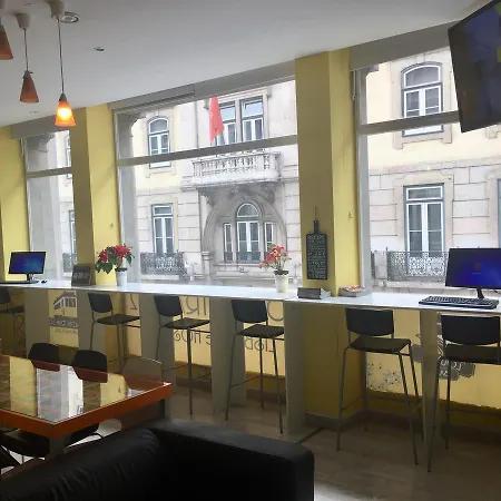 Golden Tram 242 Suites & Hostel-3